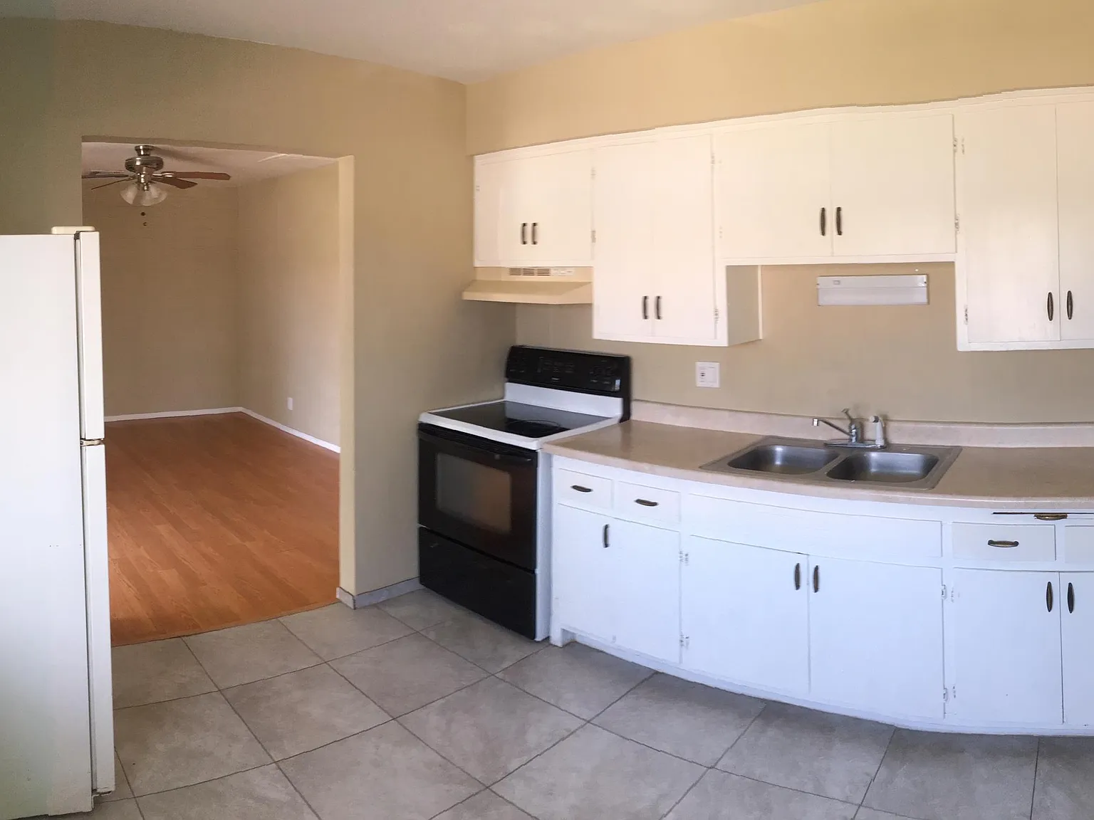 2 bed, 700 sqft, $1,350 — Photo 3