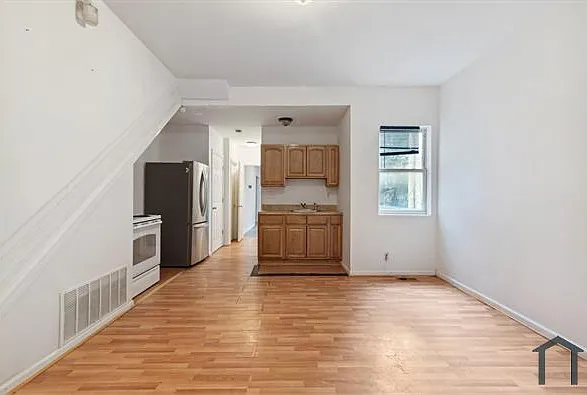 4035 Green St #1 — Photo 1