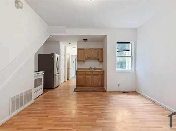 4035 Green St, Philadelphia, PA