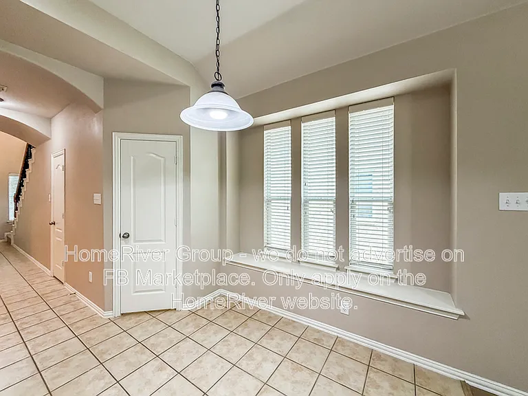 410 Marshall Way — Photo 8