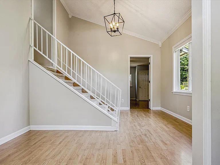 1532 Christine Cv — Photo 3
