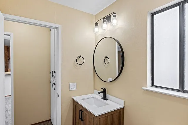 Park Plaza Apartments — Photo 8