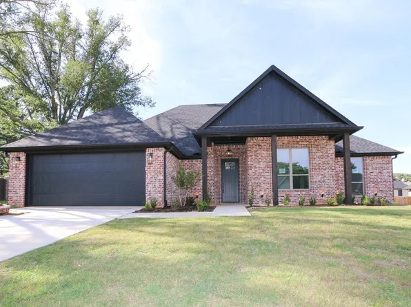 11984 Gillian Ct, Tyler, TX 75703