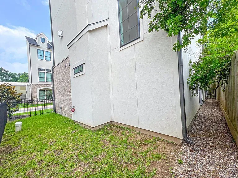 2122 Blalock Rd #A — Photo 42