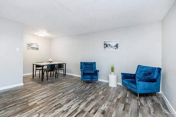 Sierra Heights Apartments — Photo 11