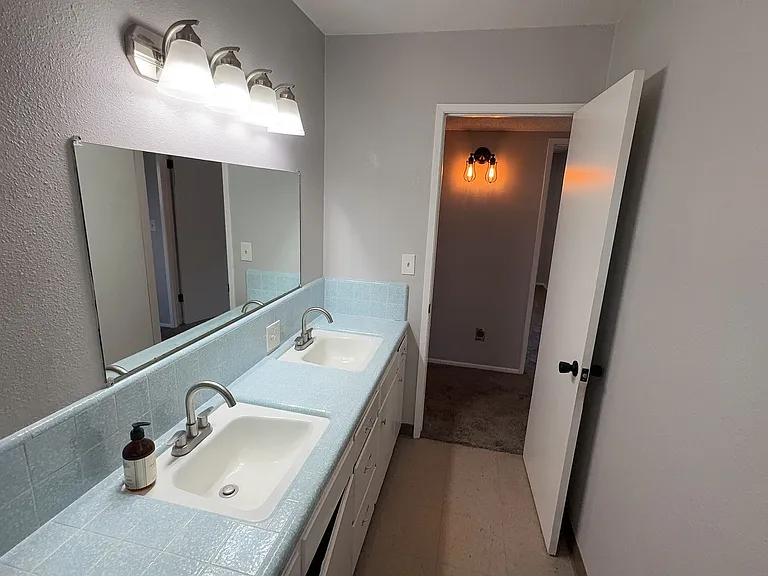 11586 S Smith Ave — Photo 18