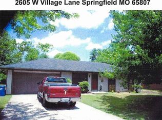 2605 W Village Ln, Springfield, MO 65807