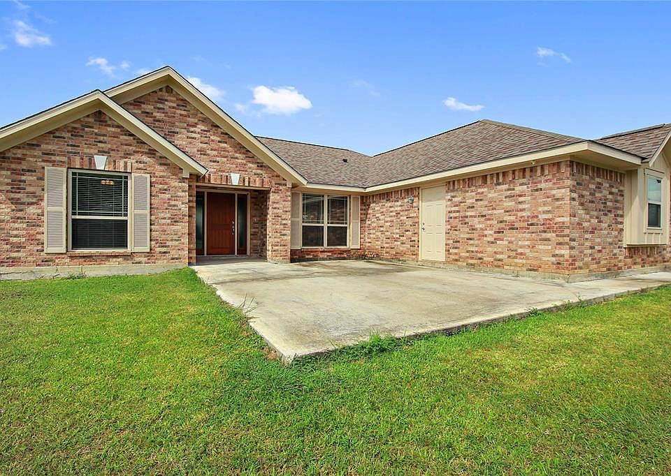 1st image of 9929 Twin Oaks Dr