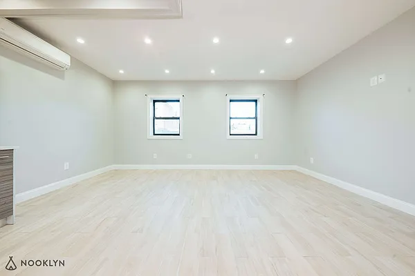 Rented by Nooklyn NYC LLC | media 20