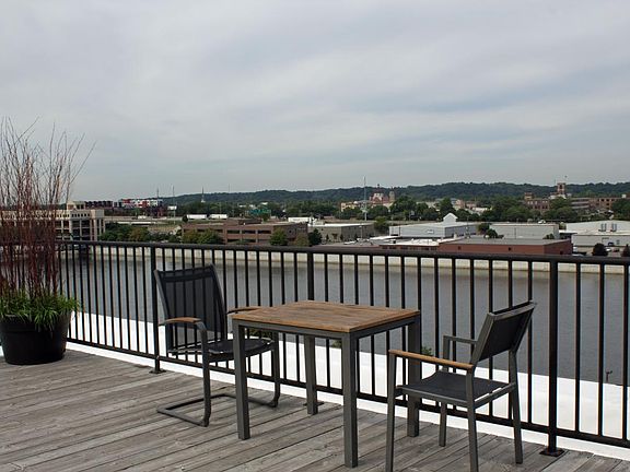 Rooftop deck