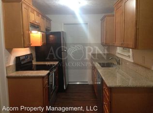 489 S 37th St, Springfield, OR 97478