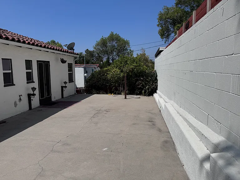 4307 York Blvd — Photo 40