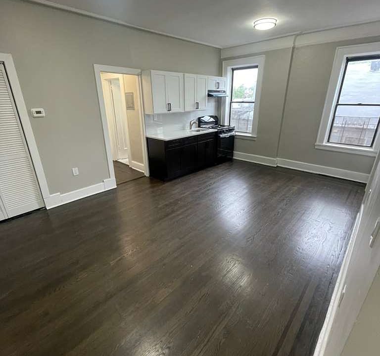 1st image of 1000 S Orange Ave #304