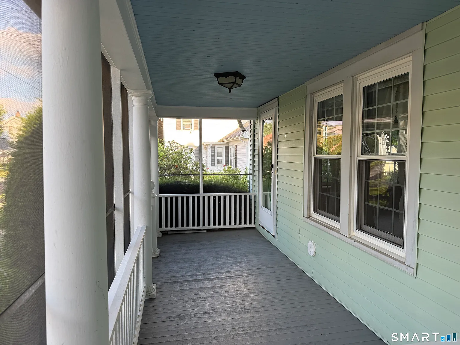 3 bed, 1.0 bath, 1296 sqft, $2,200 — Photo 2