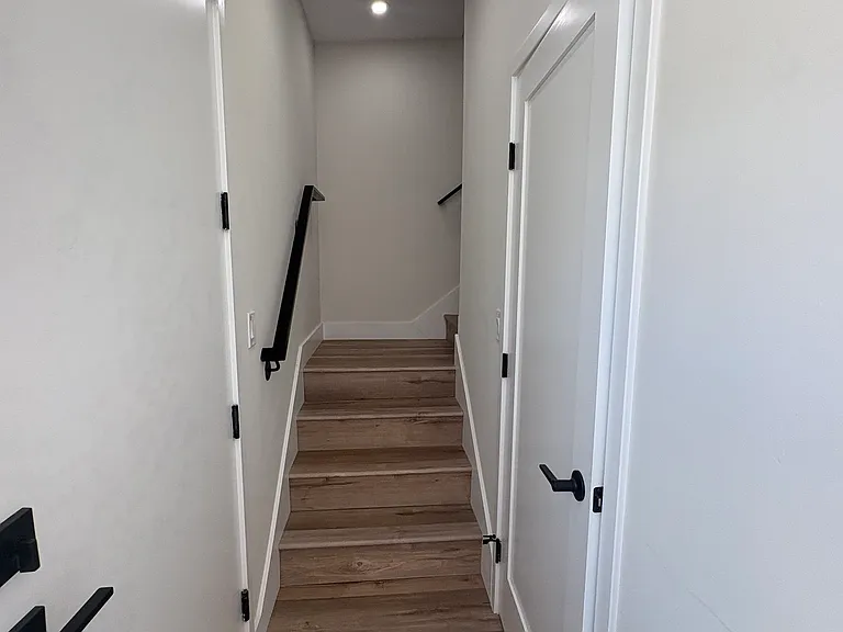 260 Donax Ave — Photo 28