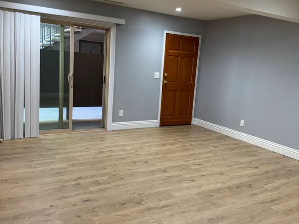 15119 Burbank Blvd APT 2, Van Nuys, CA 91411