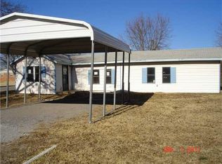 610 W Main St, Minco, OK 73059