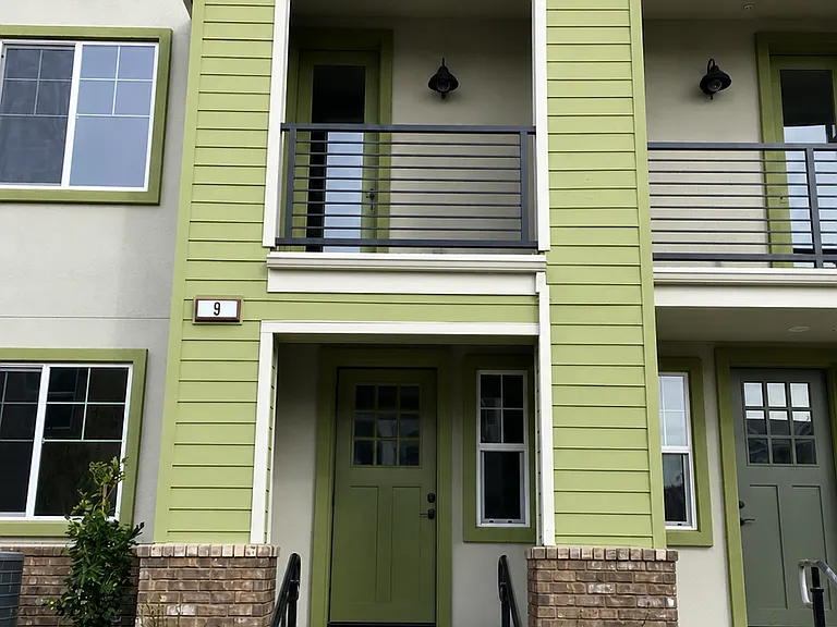 333 Basswood Cmn #9 — Photo 1