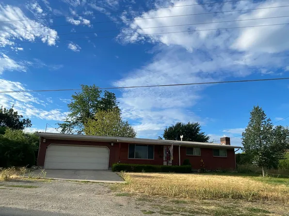 461 W 400 N, Hyrum, UT 84319