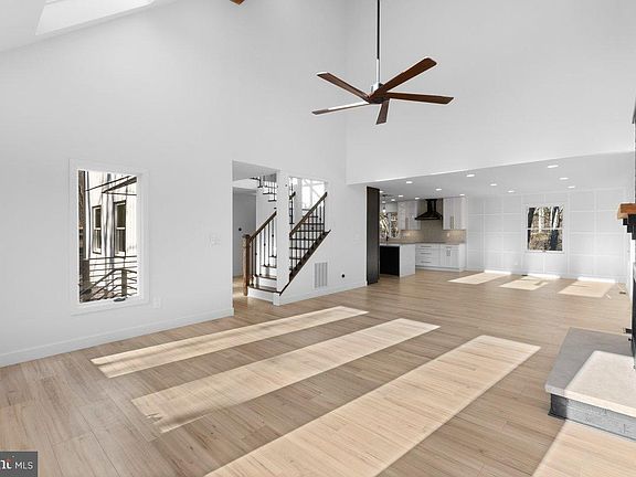 4th image of 144 Van Dyke Rd