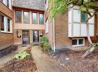 6842 W Fitzwater Rd #30, Brecksville, OH 44141