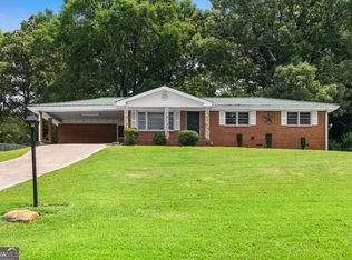 6073 Terry Ln, Austell, GA