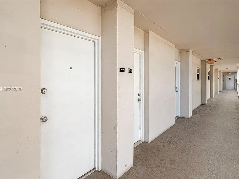 1300 Lincoln Rd #B402 — Photo 22