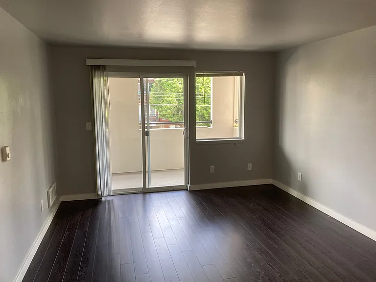 Seattle View Apartments — Photo 25
