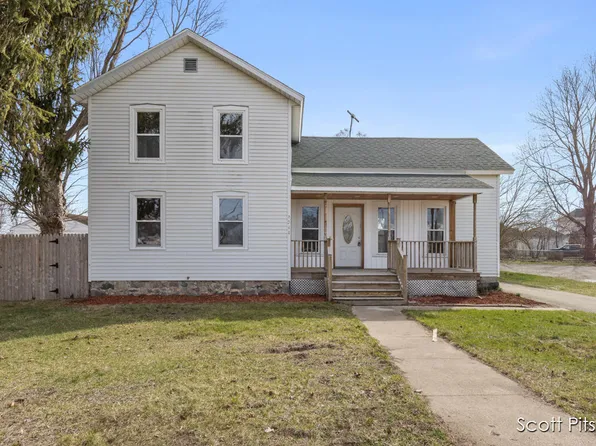 4211 18th St, Dorr, MI 49323