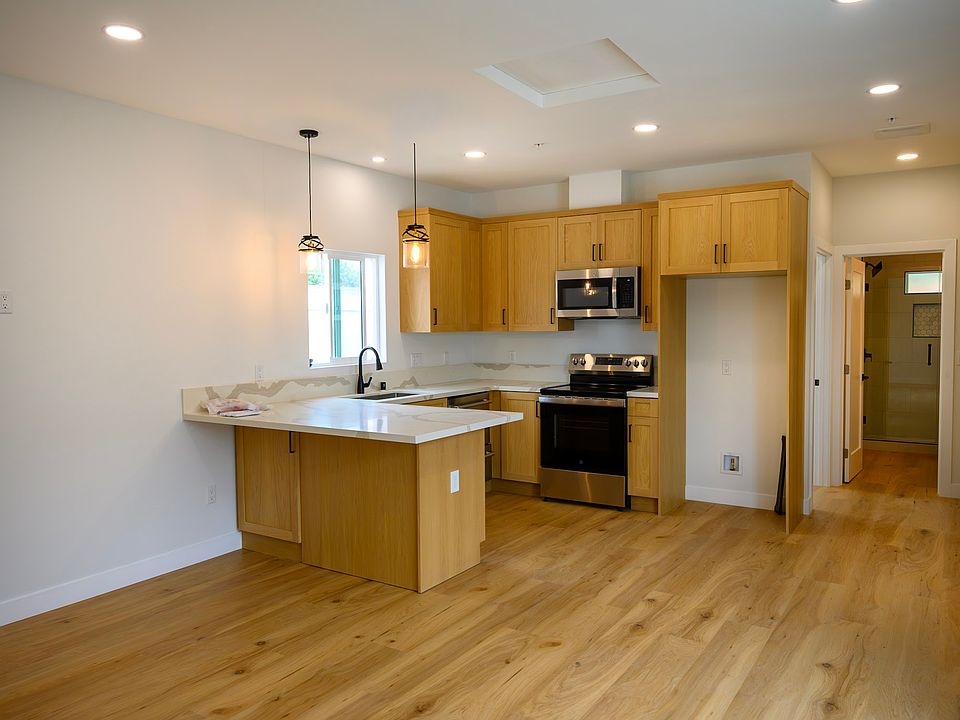 1st image of 3107 W Coolidge Ave #C