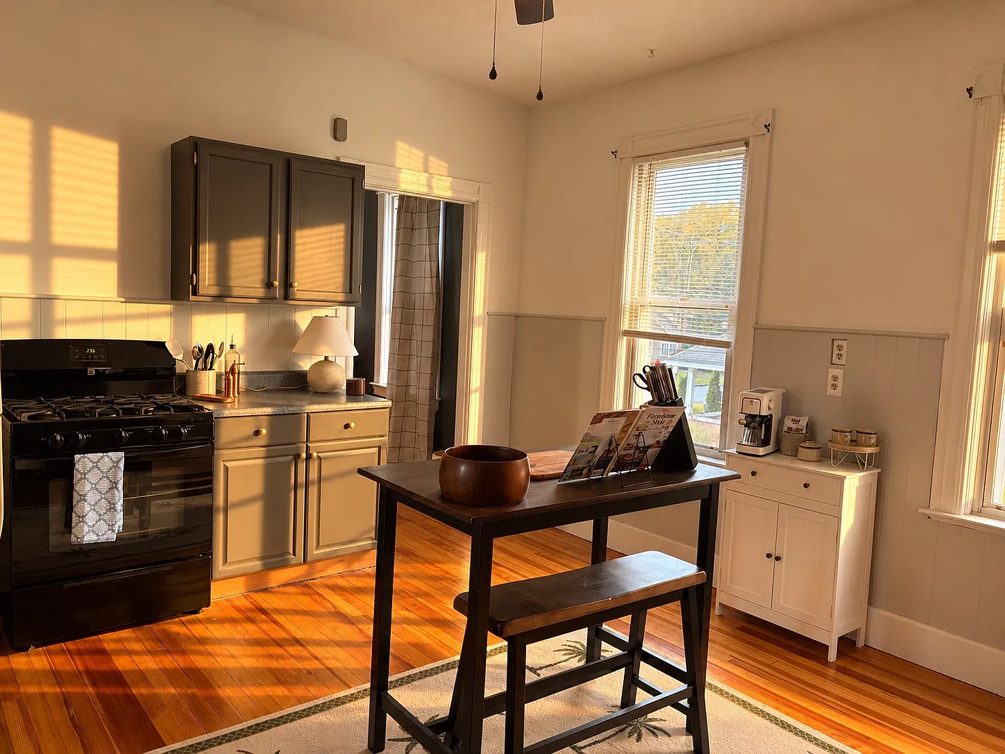 3 bed, 1363 sqft, $2,500 — Photo 4