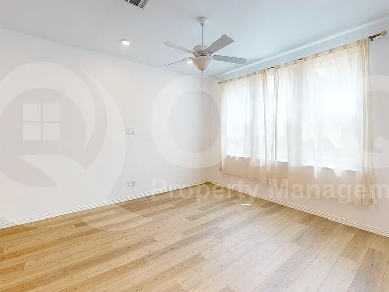 7506 Edgeware Rd — Photo 8
