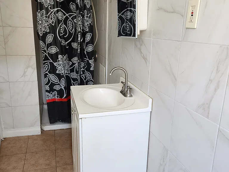 13 Grove Pl #3 — Photo 6
