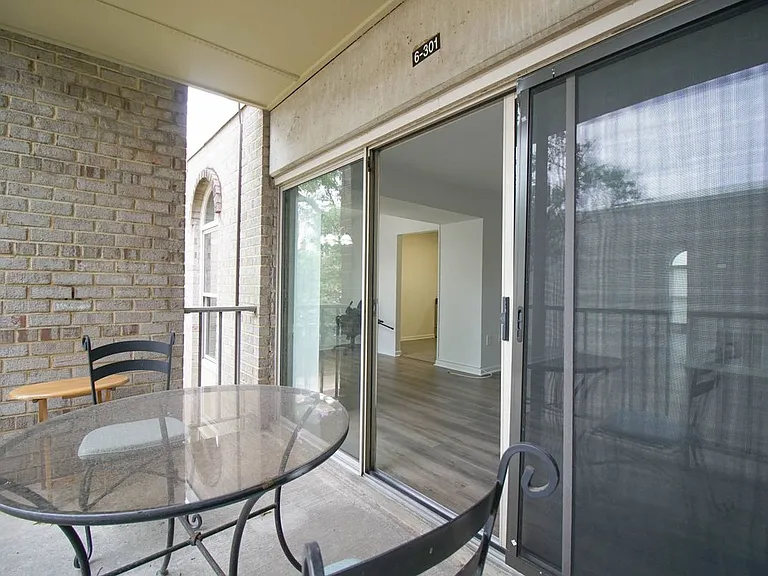 6 Canterbury Sq #301B — Photo 27