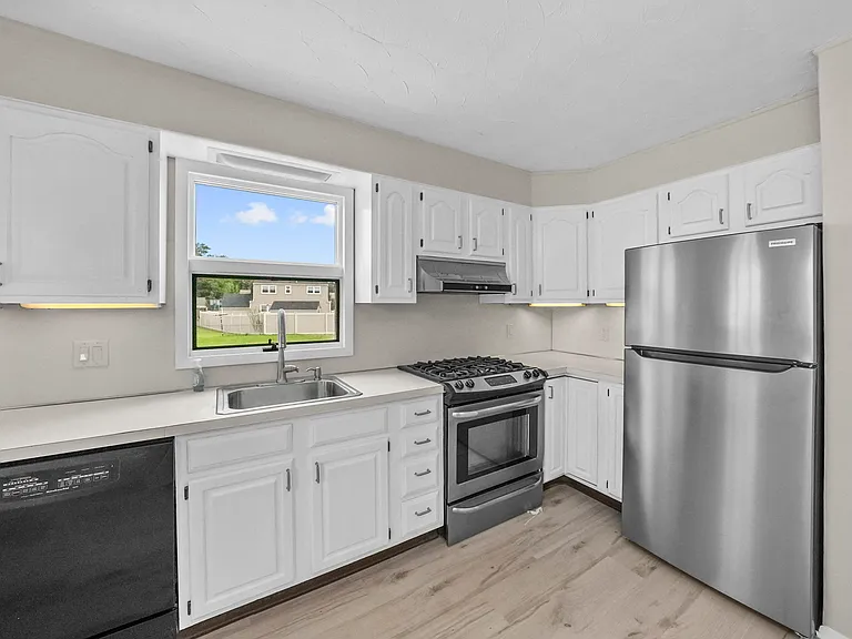 16 Tappan Ave — Photo 5