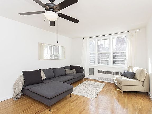 2nd image of 400 E 17th St APT 510