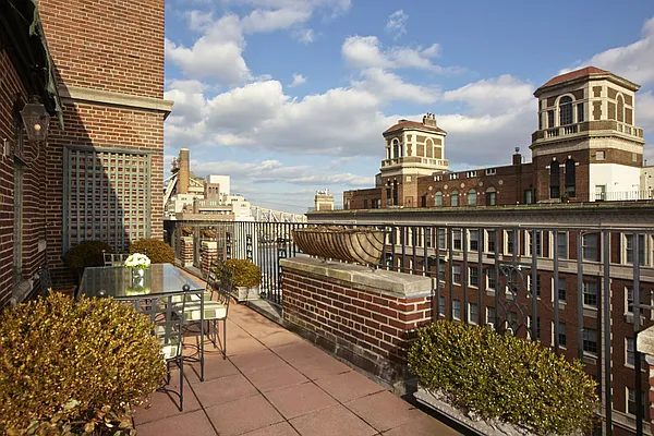 Sold by Stribling | media 7