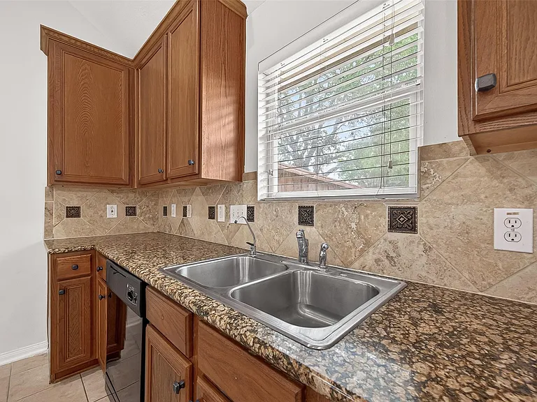6030 Wildbriar Ln — Photo 20