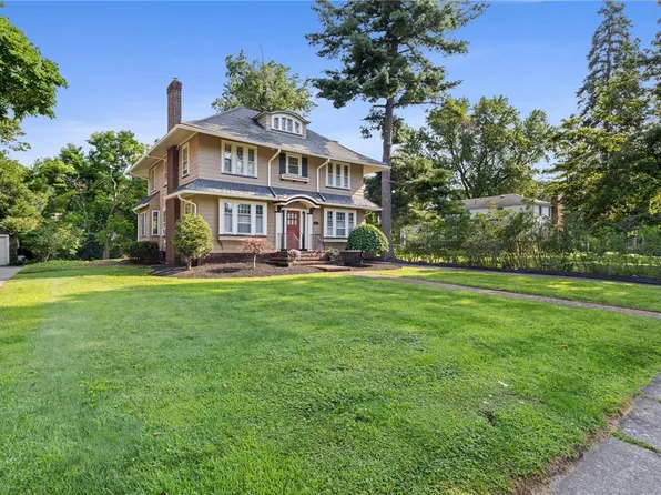 156 Windemere Rd, Rochester, NY 14610