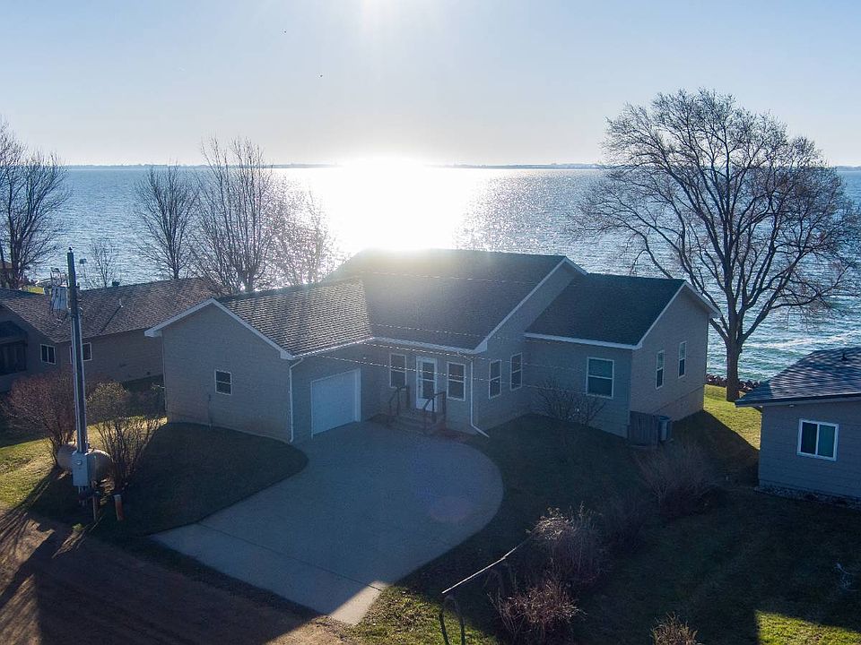 1st image of 198 W Lake Dr