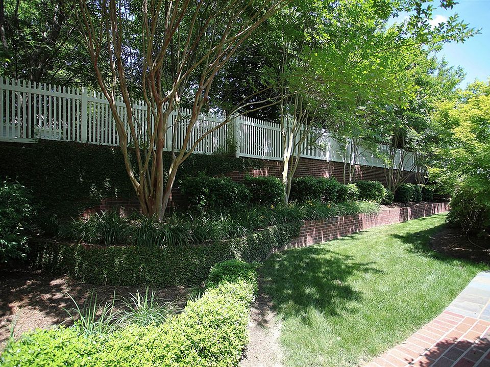 2nd image of 1752 Catherine Lothie Way