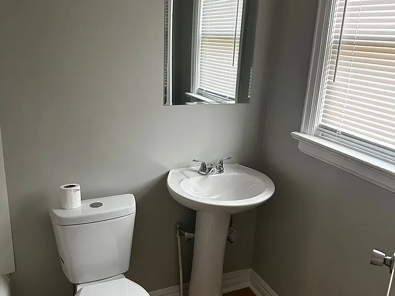 440 N Indiana Ave — Photo 5
