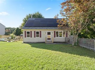 93 Harrop Ave, Warwick, RI 02886