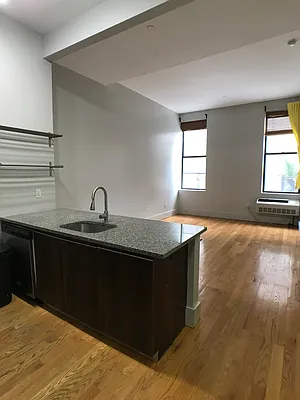 Rented by City Vista Inc | media 26