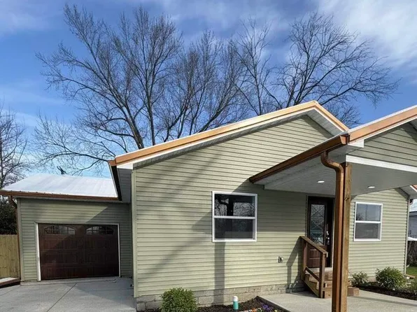 207 W Heap St, Farmersburg, IN 47850