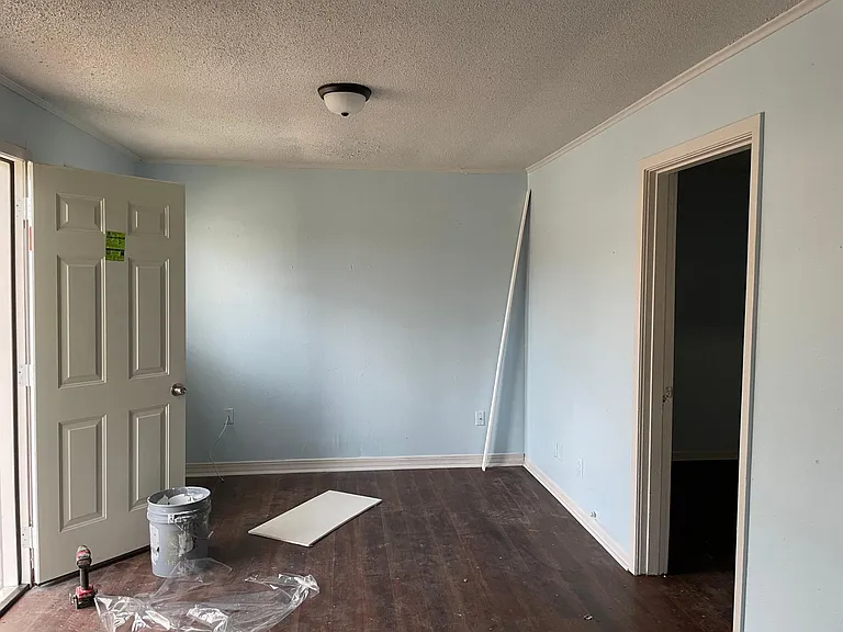 126 E Alabama St — Photo 6