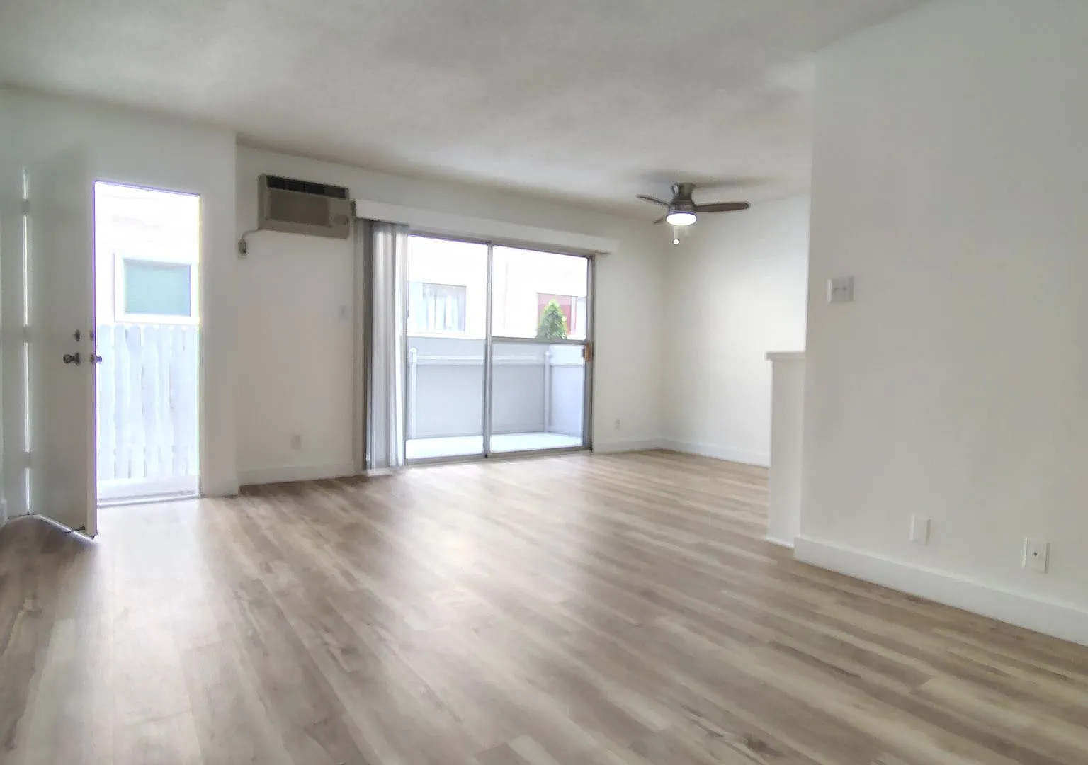 12545 Pacific Ave — Photo 2