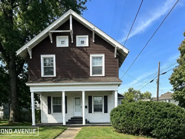 135 S 4th St, Clinton, IN 47842