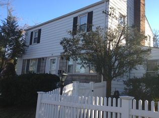 82 Midwood Rd, Teaneck, NJ 07666