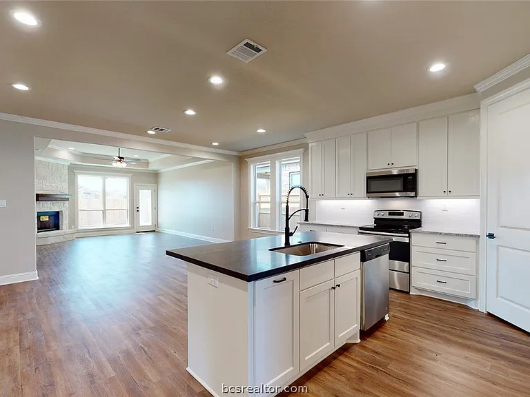 3908 Eskew Dr — Photo 6